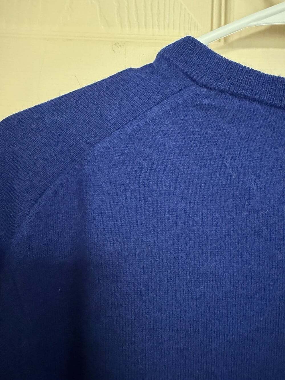 Turnbury Extra Fine Merino Wool V Neck Sweater Blue Men's Large - Picture 8 of 8